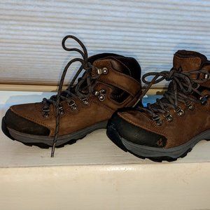Kids Vasque Hiking Boots - Size 3 - Only warn a few times